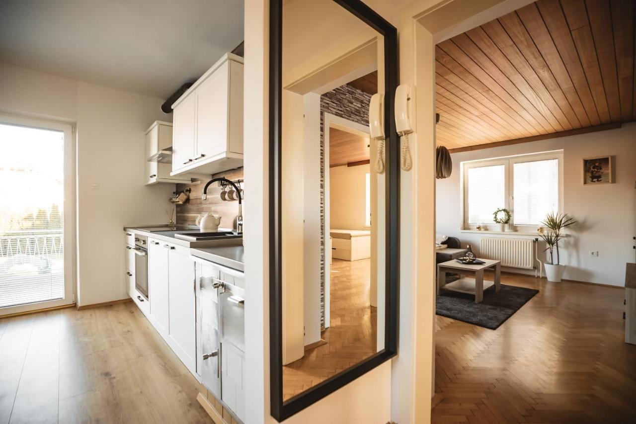 Drive Caffe Apartments Trzin المظهر الخارجي الصورة
